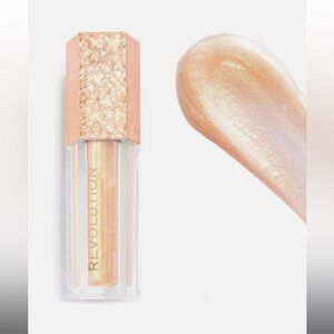 Revolution Beauty – Lip Topper Gloss
✨ Shade: Luxurious ✨